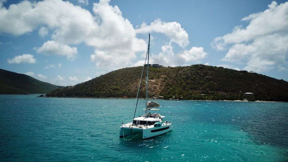 Catamaran ISLAND STANDARD TIME